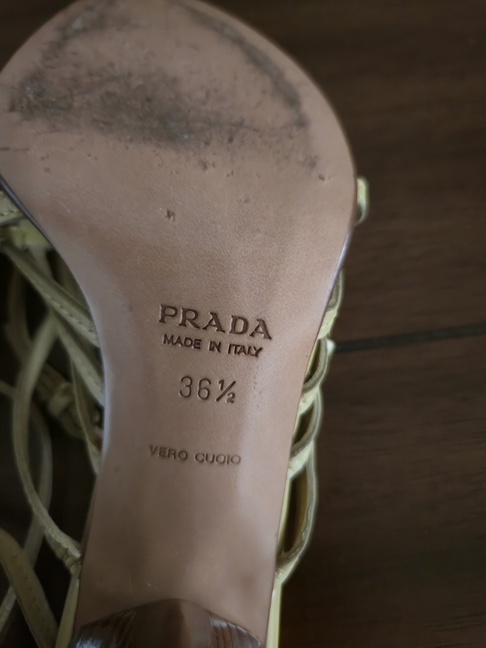 Prada Basket Weave Leather Pumps Made In Italy Rare - Picture 8 of 8
